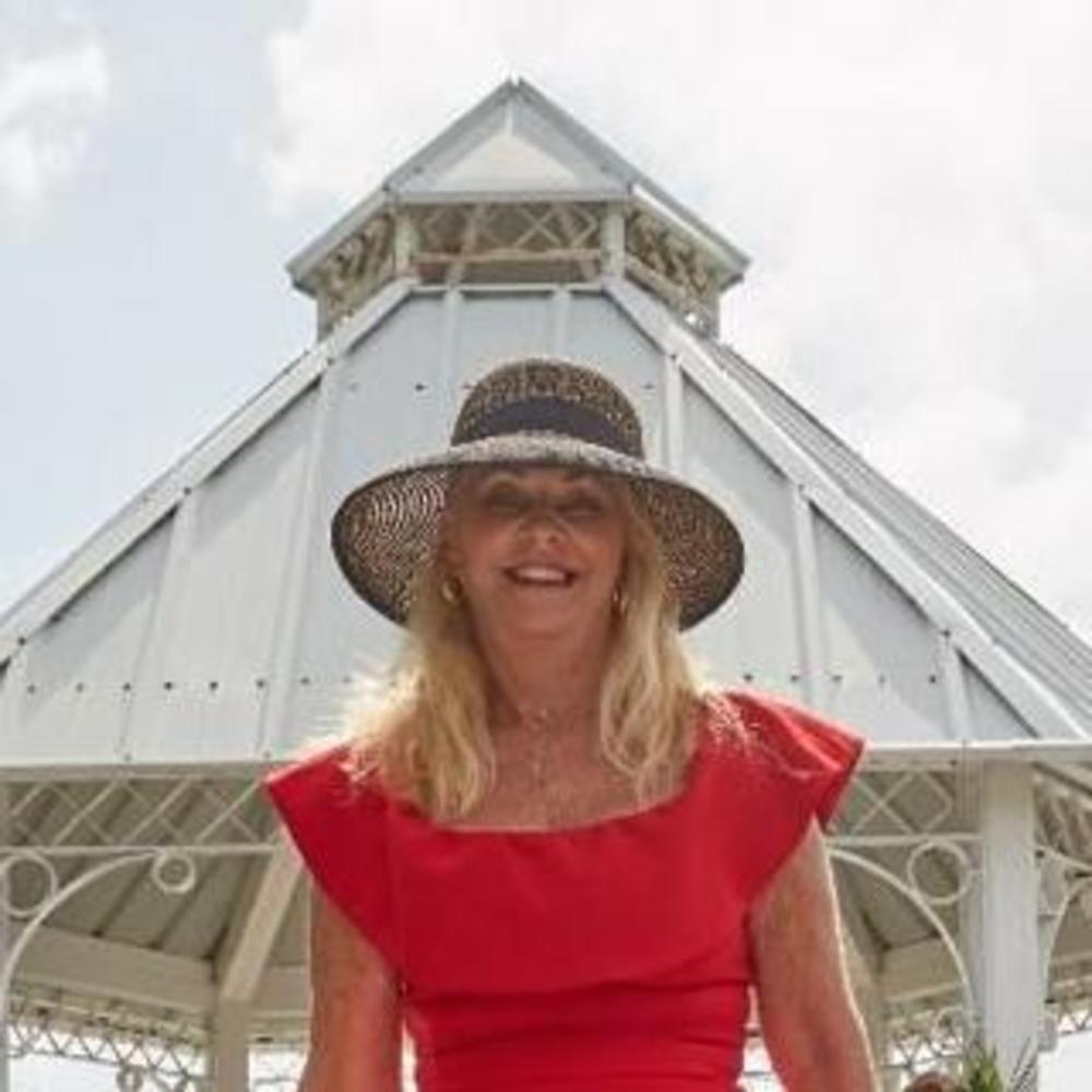 Meet your Posher, Denise